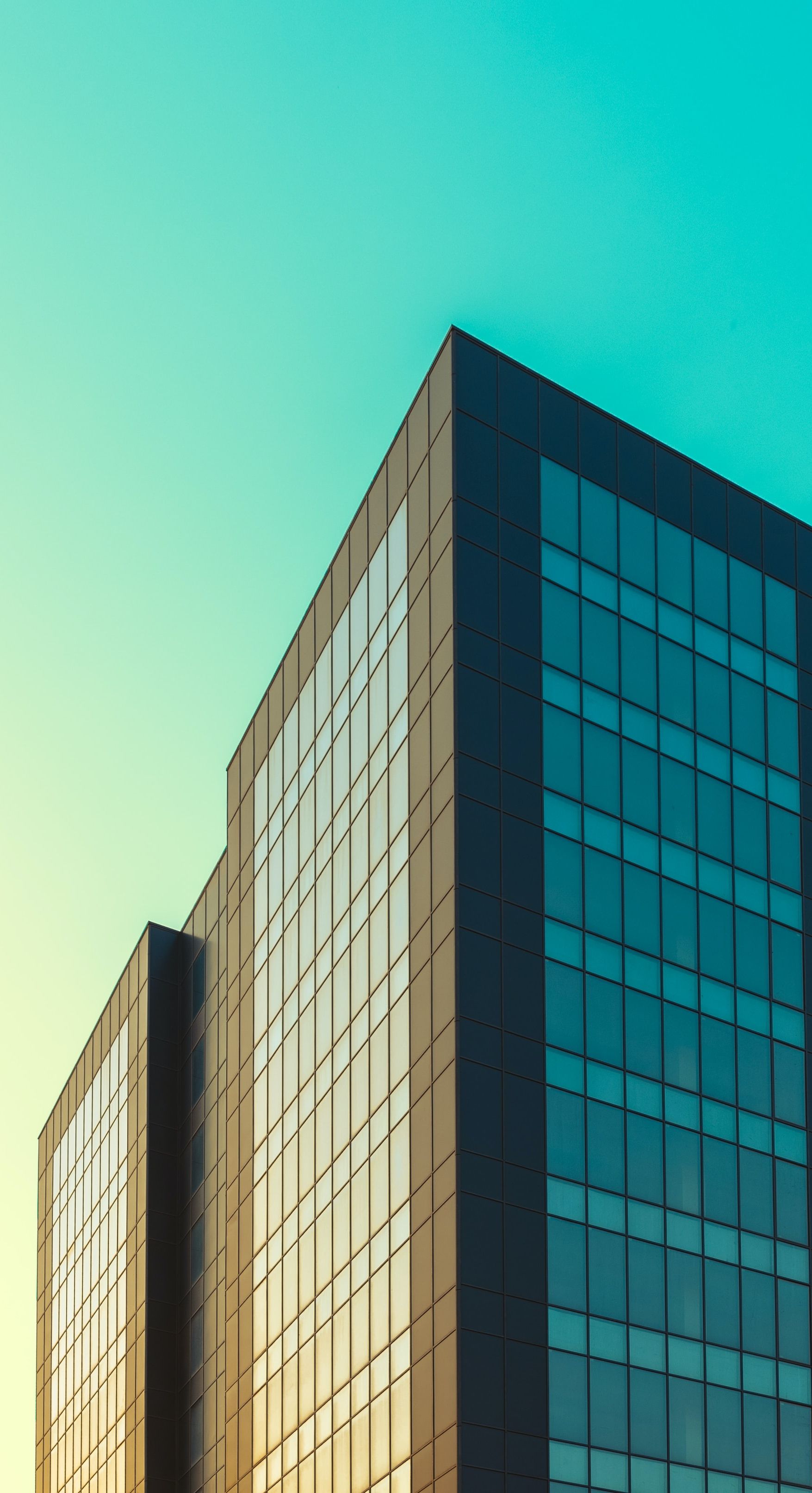 Современное здание с архитектурным дизайном